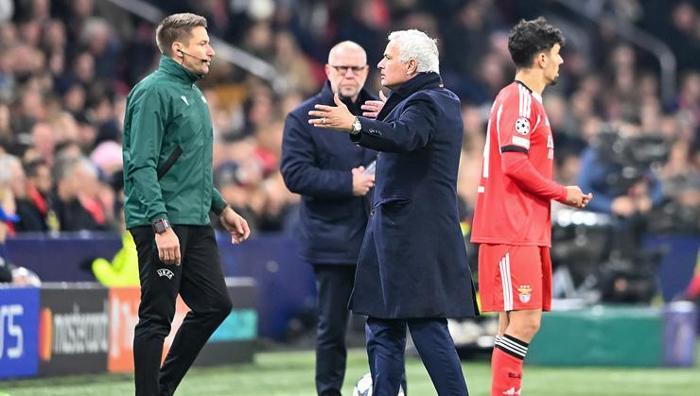 O kapıyı kapatmaya gerek yok Jose Mourinhodan geri dönüş sözleri: Napoli maçı öncesi açıkladı