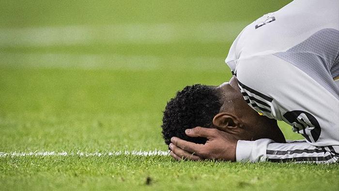 TARAFTARLARDAN PROTESTO