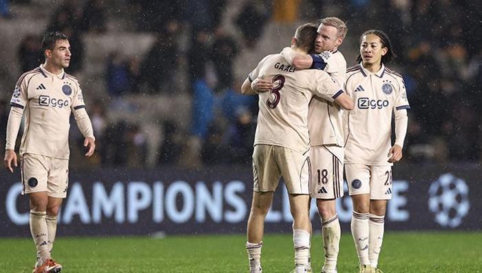 AJAX İLK KEZ KAZANDI