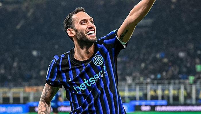 HAKAN ÇALHANOĞLU (INTER)