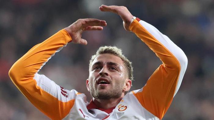 Antalyaspor - Galatasaray maçının ardından usta isimden övgü: Hazırlık maç yaptı | Elini kolunu sallaya sallaya topa hükmetti