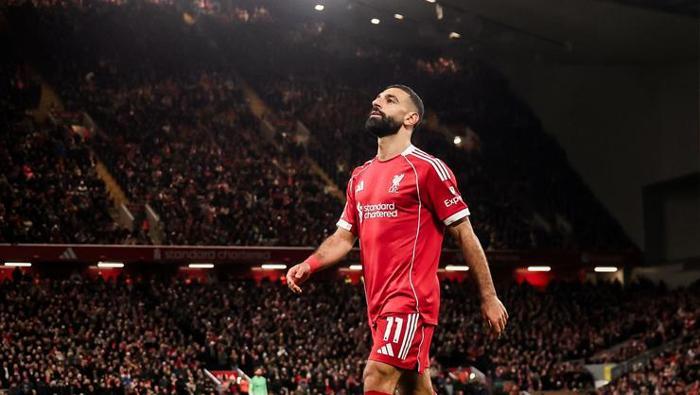 Mohamed Salah tarihe geçti Liverpool evinde Brightonu mağlup etti