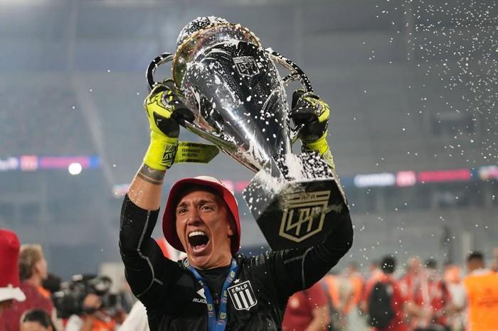 Arjantin 39luk delikanlı Muslerayı konuşuyor Penaltıyı kurtardı takımını şampiyon yaptı: Beni buraya getirenlere minettarım