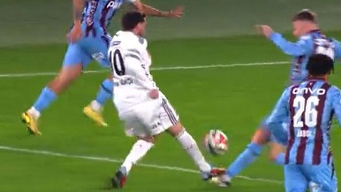 ORKUNUN MÜDAHALESİ KIRMIZI KART MI