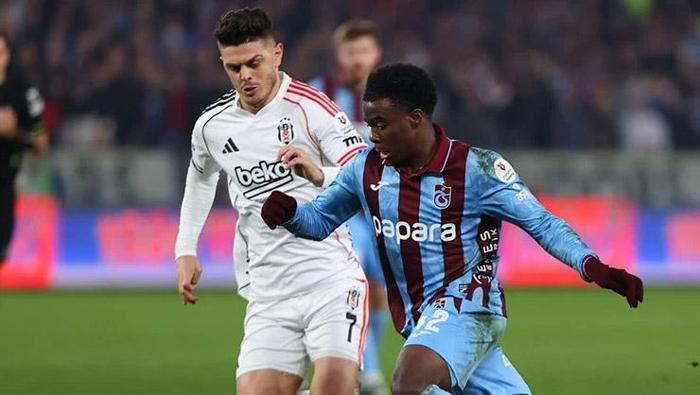 Trabzonspor - Beşiktaş maçının tartışmalı pozisyonlarına Trio son noktayı koydu Ben bunu kabul edemiyorum