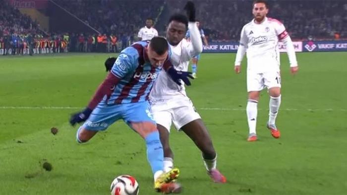 ZUBKOVUN PENALTI BEKLEDİĞİ POZİSYON