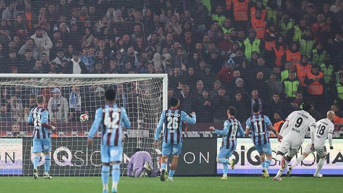 Trabzonspor-Beşiktaş maçını spor yazarları değerlendirdi En büyük kabusu bu olacak
