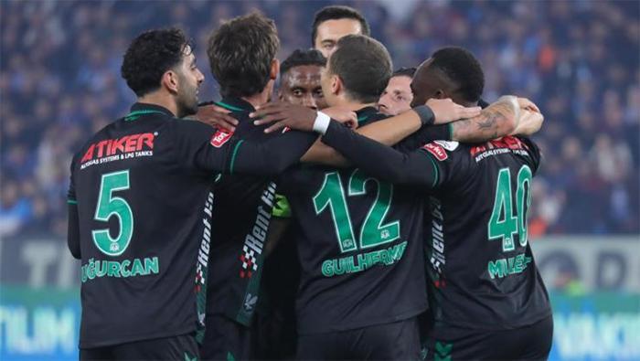 Fenerbahçe - Konyaspor maçı canlı izle | FB KONYA maçı şifresiz (Fenerbahçe Süper Lig maçı canlı yayın)