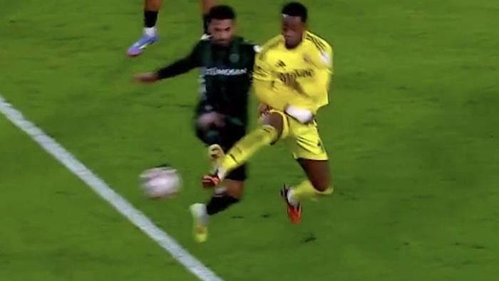 FENERBAHÇENİN PENALTI KAZANDIĞI POZİSYON