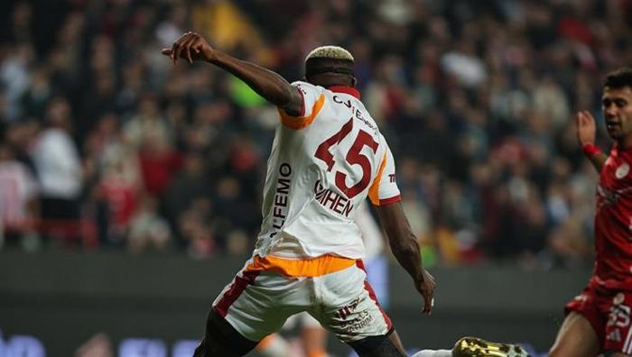 Avrupanın en acı veren transfer anlaşması Osimhen için olay ifadeler: Ödül sonrası yayınlandı