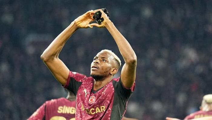 Avrupanın en acı veren transfer anlaşması Osimhen için olay ifadeler: Ödül sonrası yayınlandı