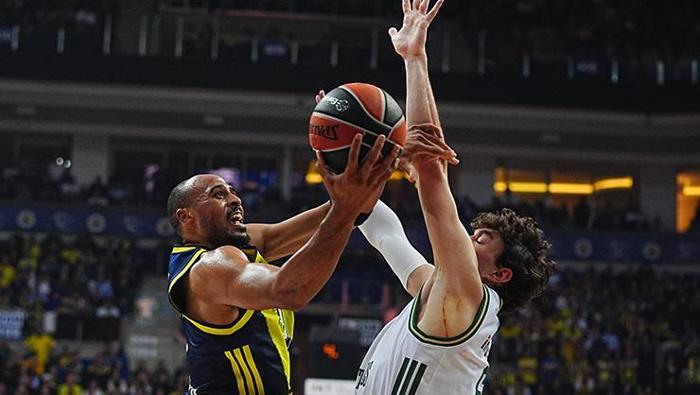 Fenerbahçe Beko-Panathinaikos maçı sonrası Ergin Ataman küplere bindi 10 bin eğitimsiz taraftar anneme küfretti