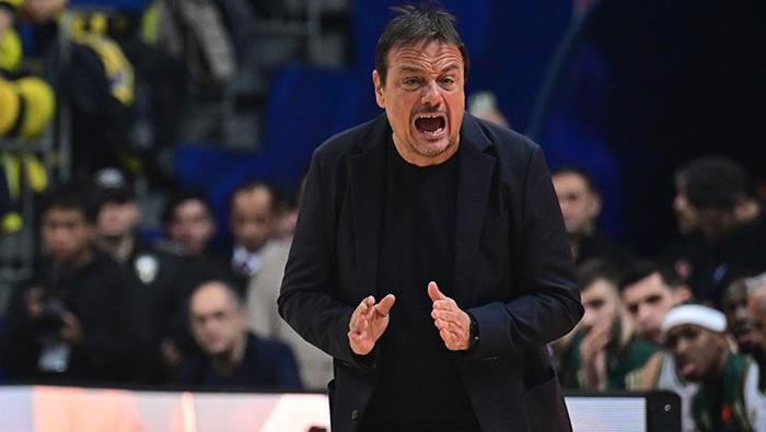 Fenerbahçe Beko-Panathinaikos maçı sonrası Ergin Ataman küplere bindi 10 bin eğitimsiz taraftar anneme küfretti