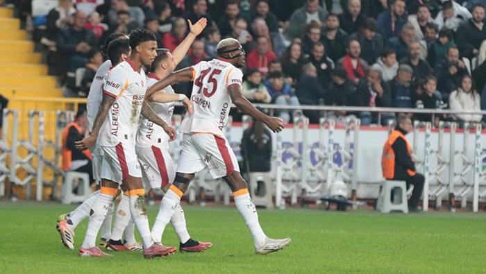 Galatasarayda Barış Alper Yılmazın ayrılığı için karar Bileti kesilen 3 isimle birlikte...