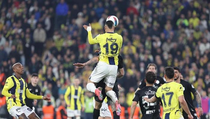 Fenerbahçede oynamak istemiyorum Olay iddia: Menajerine transfer talimatı verdi