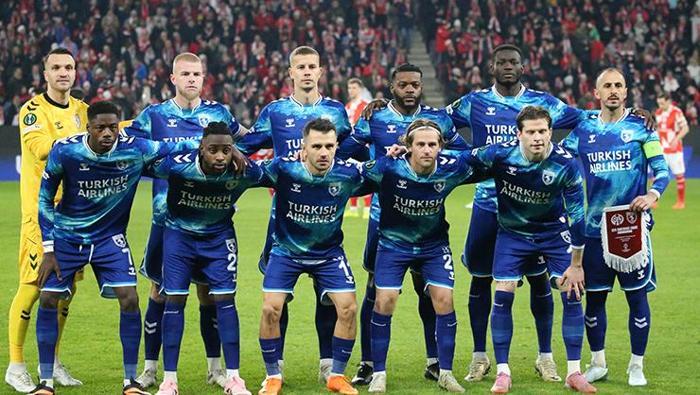 Ve Arda Turan Türkiyeye geri dönüyor UEFA Konferans Liginde ilk 8 zaferi...