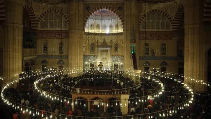 Regaip Kandili gecesi kılınacak namaz nedir 12 Rekat namaza nasıl niyet edilir, nasıl kılınır