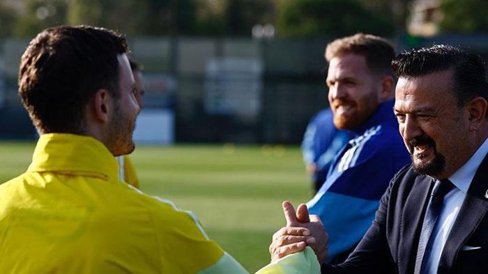 Devin Özek anlaşma sağladı, Fenerbahçeye ara transferde ilk imza Süper Ligden