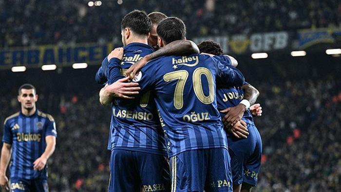 Eyüpspor - Fenerbahçe maçının tartışmalı pozisyonlarına Trio son noktayı koydu: Bir oyuncu hakemin önünde bunu nasıl yapar