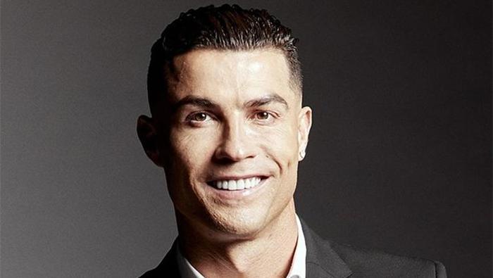 Cristiano Ronaldodan yepyeni bir rekor Tam 29 milyon dolarlık saray yavrusu: Saf altından mutfak