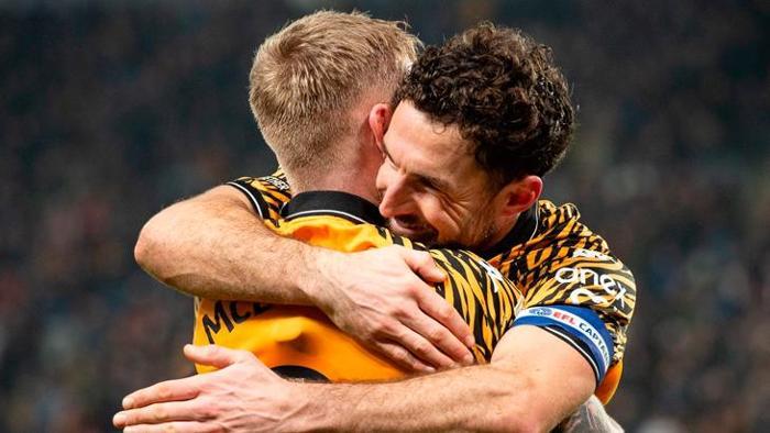 TEK GOLLE KAZANDILAR