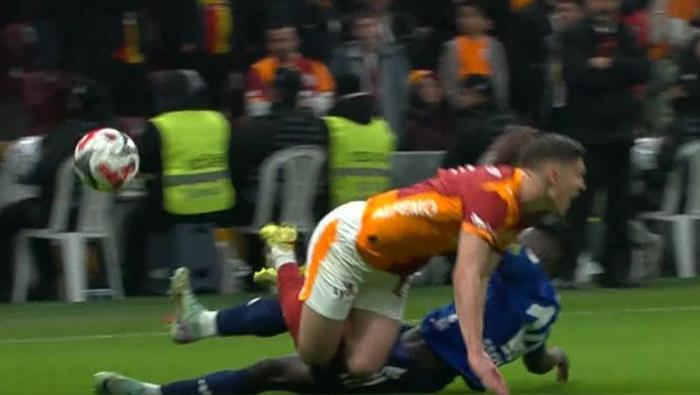 SALLAIYE YAPILAN FAUL KART GEREKTİRİR Mİ