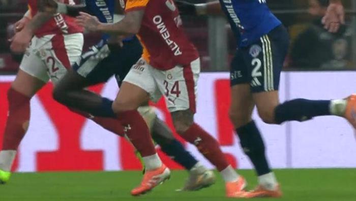 TORREIRANIN POZİSYONUNDA FAUL VAR MI