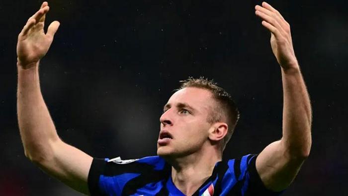 Fenerbahçede orta sahaya transfer takviyesi Yönetim Tedescoya listeyi sundu