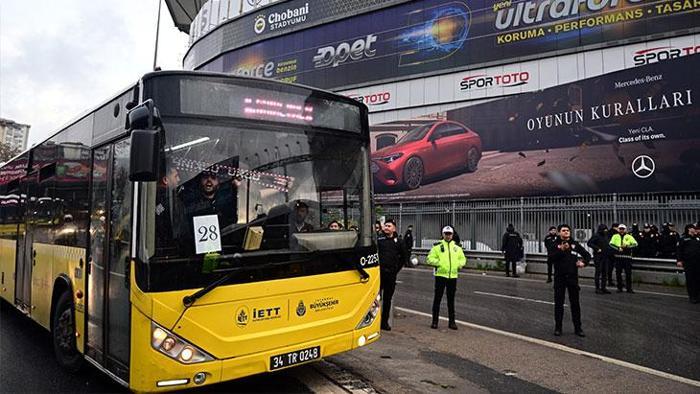 Fenerbahçe-Beşiktaş: Siyah giyen adamlar 30 otobüsle Kadıköyde