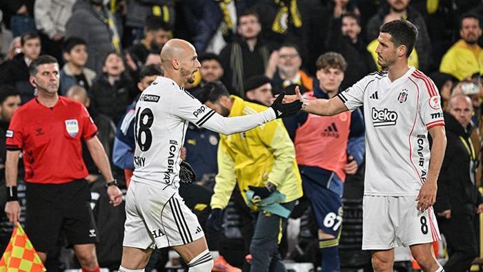 Fenerbahçe-Beşiktaş derbisini spor yazarları yorumladı Futbol oynandı mı Hayır