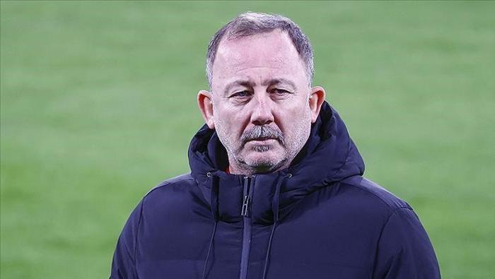 Beşiktaş’ta sağ bek harekatı Siyah-beyazlılar listeyi belirledi