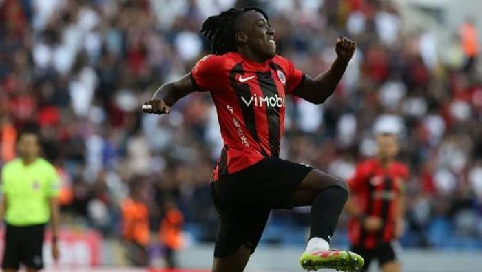 Samsunspor yeni yıldızını Süper Ligde buldu Karadeniz ekibi transfer çalışmalarına başladı