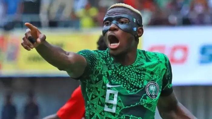 İLK YARIDA GOLÜNÜ ATTI