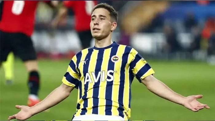 Fenerbahçe’de yaprak dökümü 7 futbolcunun bileti kesildi