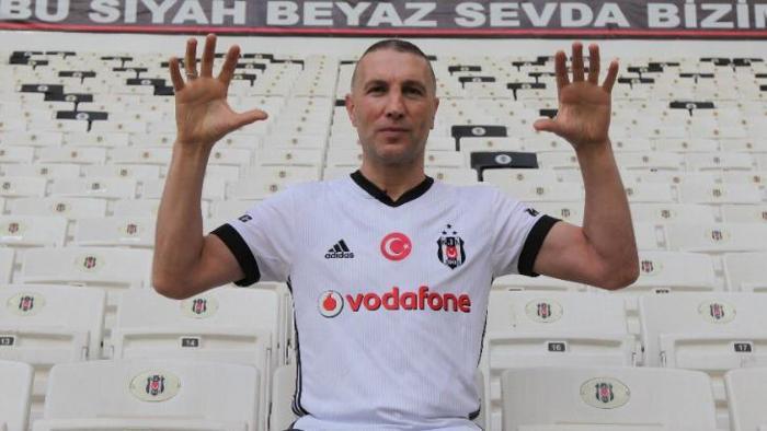 ELEŞTİRDİ VE DAHA SONRA GÖNDERİLDİ