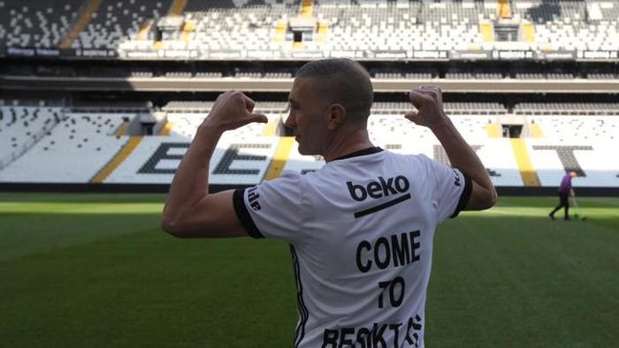 1993te KULÜBE GİRMİŞTİ