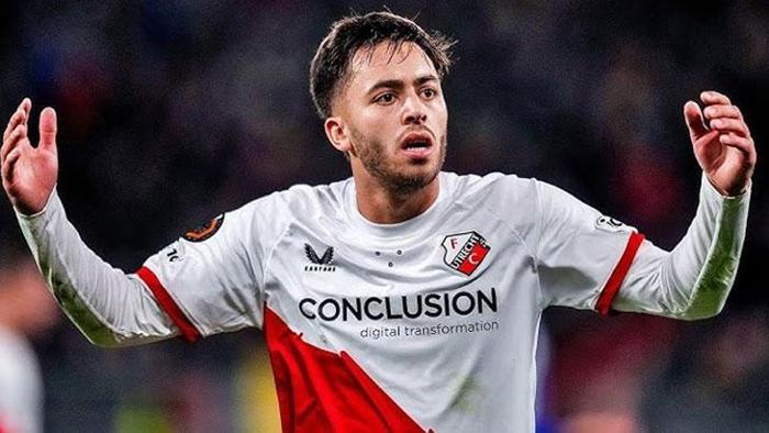 3 pozisyonda oynuyor  ama...