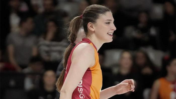 İlkin Aydından ünlü futbolcu için itiraf Tanışmak isterim