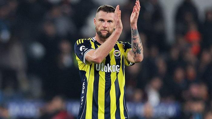 EN FAZLA SÜRE ALAN FUTBOLCU