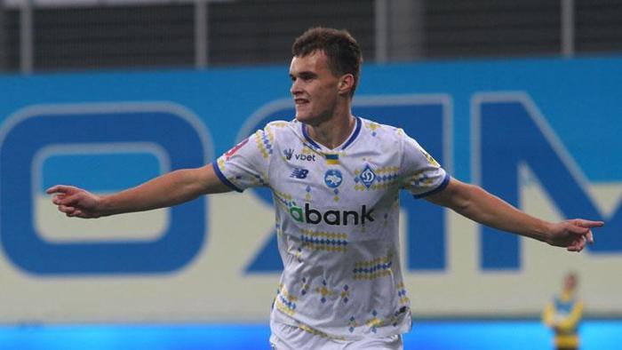 Beşiktaş ile Trabzonsporun stoper kapışması Genç Ukraynalı Süper Lige doğru...