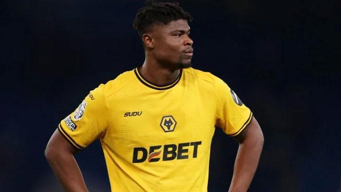 Beşiktaş ile Trabzonsporun stoper kapışması Genç Ukraynalı Süper Lige doğru...