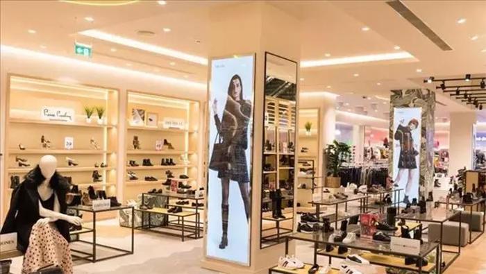 31 Aralık 2025 ve 1 Ocak mağazalar açık mı ve kaça kadar açık Yılbaşı günü yarın / bugün Gratis, LC Waikiki ve Starbucks çalışıyor mu