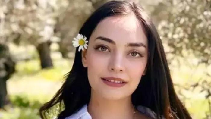 ZEYNEP TUĞÇE BAYAT KİMDİR