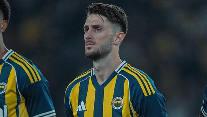 Fenerbahçede İsmail Yüksekin mutlu günü Hayatının adımını attı