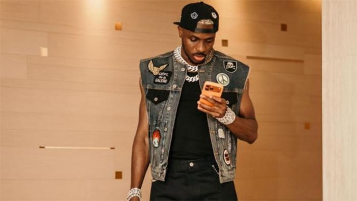 Galatasaraylı yıldız Victor Osimhenden 750 bin dolarlık hamle Görenler inanamadı