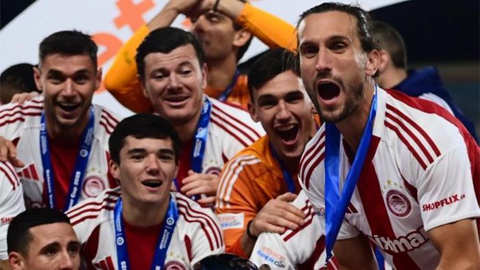 Olympiakos Yusuf Yazıcıyla kupaya uzandı, Yunan basını manşetlerine taşıdı