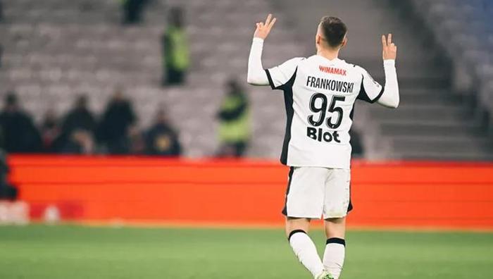 Eski Galatasaraylı Frankowskiden çıldırtan gol sevinci Fransayı karıştıran hareket: Sahadaki patron