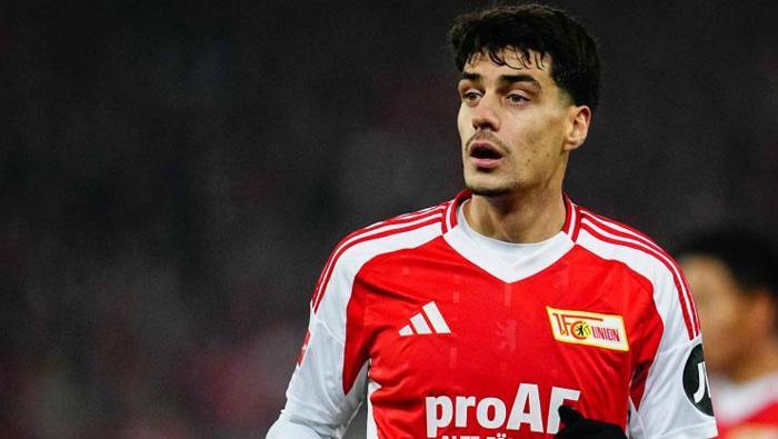 Fenerbahçede stoper mesaisi devam ediyor Skriniar formülü uygulanacak