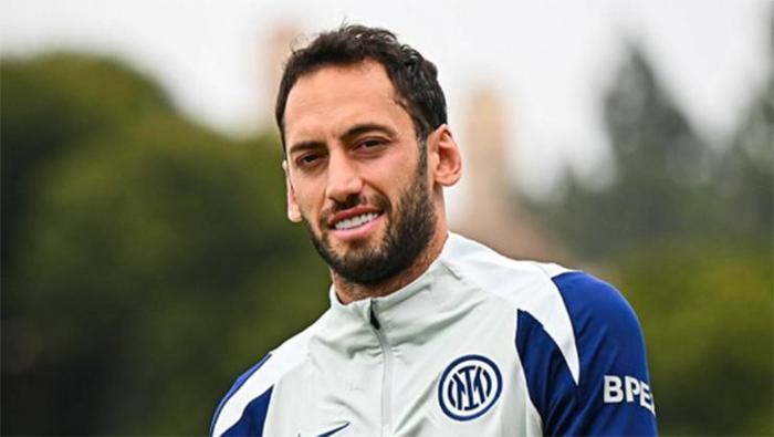 Galatasarayda Hakan Çalhanoğlu için tarih netleşti Transferde yine, yeniden masaya oturuluyor