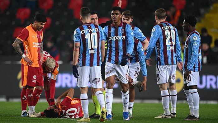 Galatasaray-Trabzonspor maçını spor yazarları değerlendirdi Çölde yağmur bekler gibi bekliyor | Kazanılamayacağı belli olan bir maç